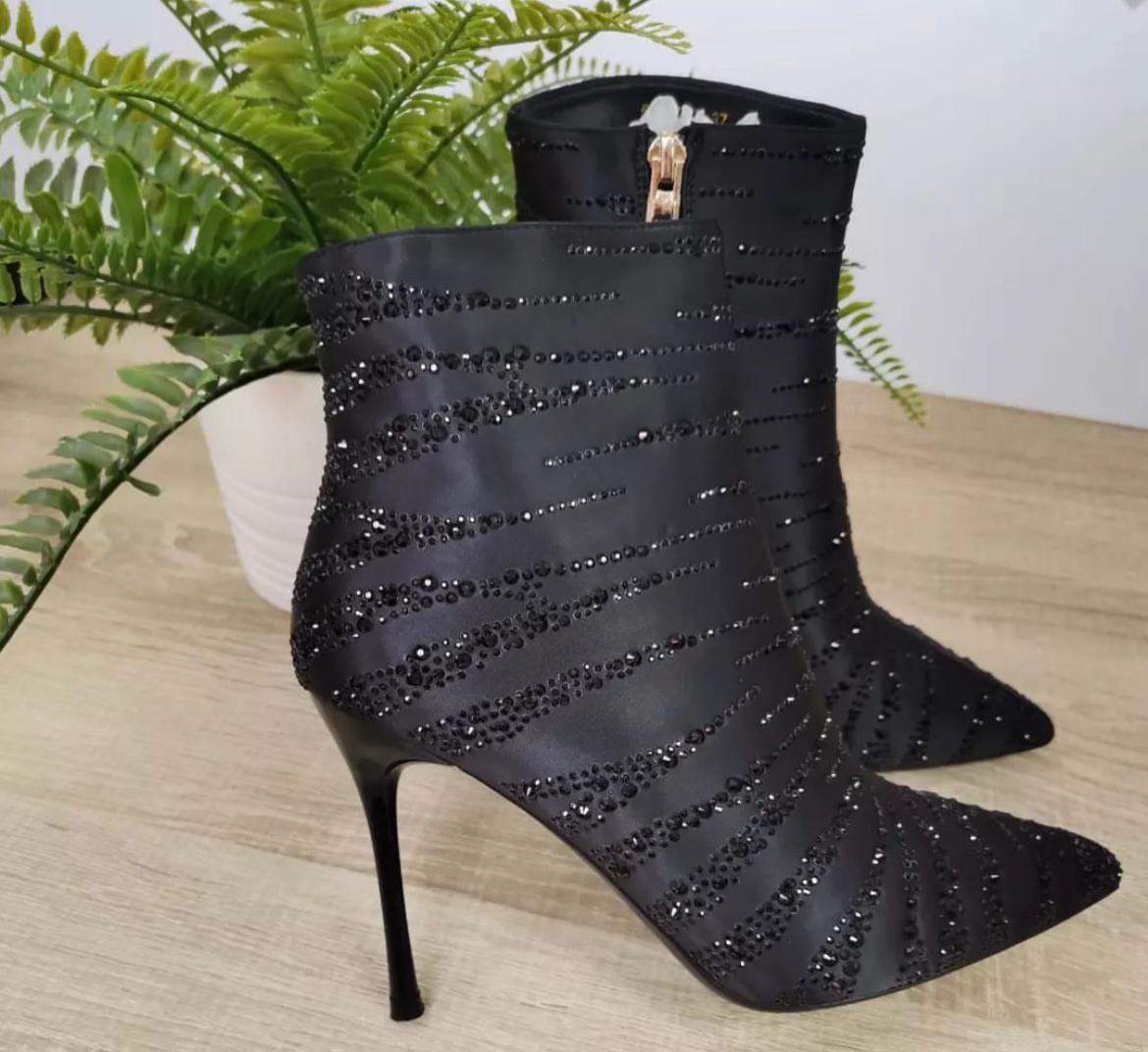 Botin Negro Fiesta