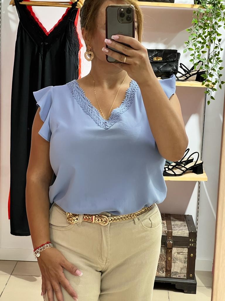 Blusa Pico Bordada Celeste