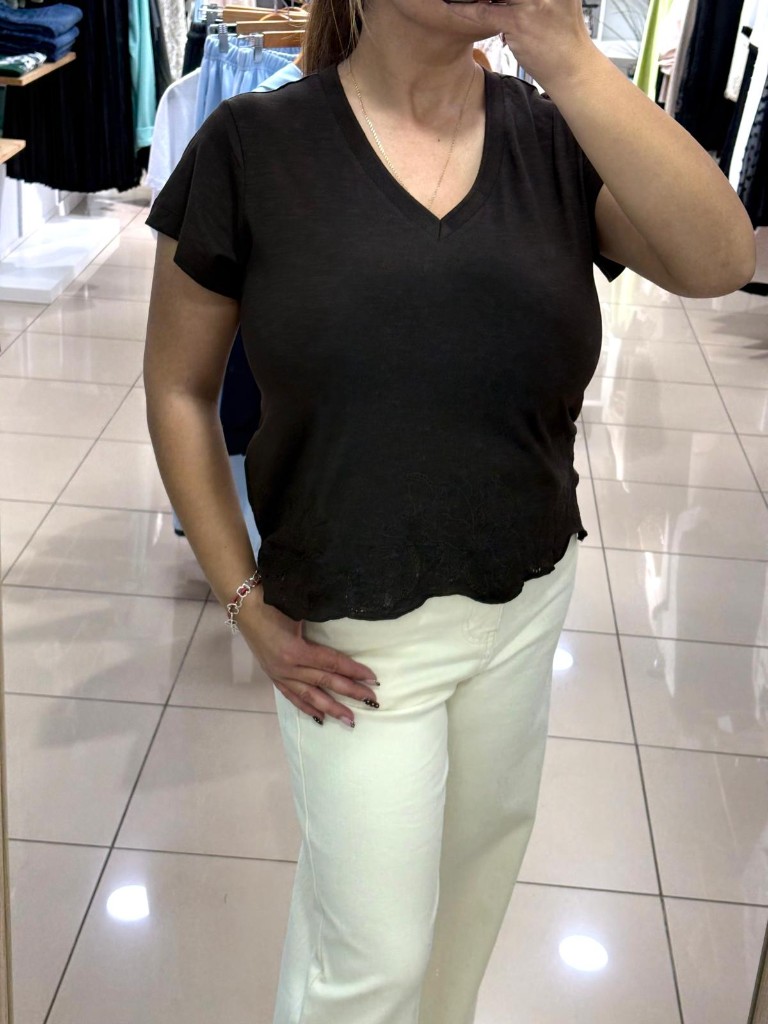 Camiseta cuello pico